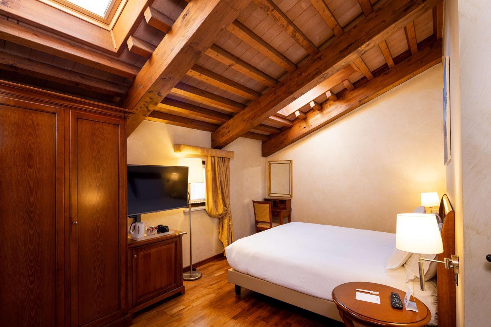 Best Western Plus Hotel Le Rondini Сан-Франческо-аль-Кампо Экстерьер фото
