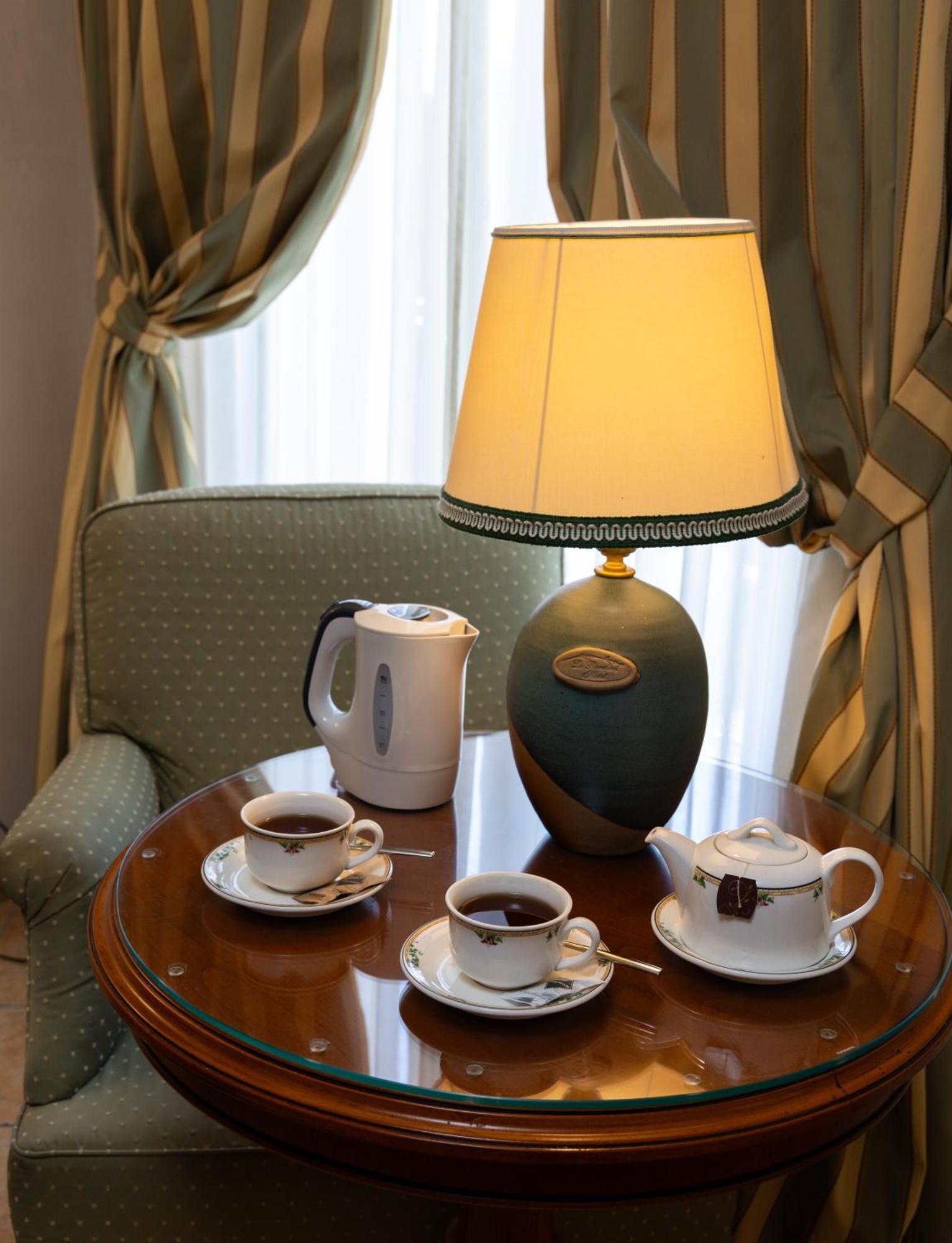 Best Western Plus Hotel Le Rondini Сан-Франческо-аль-Кампо Экстерьер фото